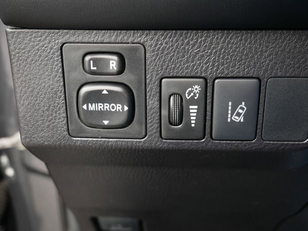 Used 2017 Toyota RAV4 XLE w/ Plus Special Value Package AWD/4WD image 27