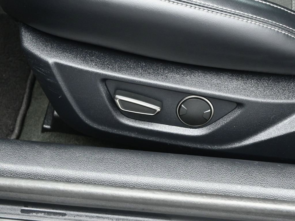 Used 2016 Ford Mustang Shelby GT350 w/ Technology Package image 9