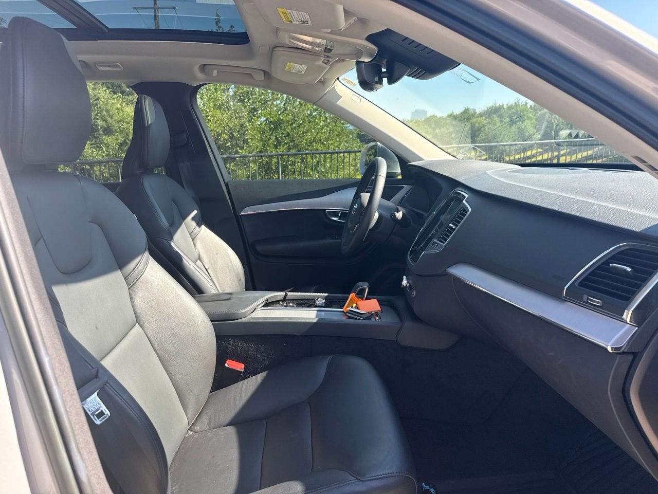 Certified 2023 Volvo XC90 B5 Core w/ Protection Package Premier AWD/4WD image 8