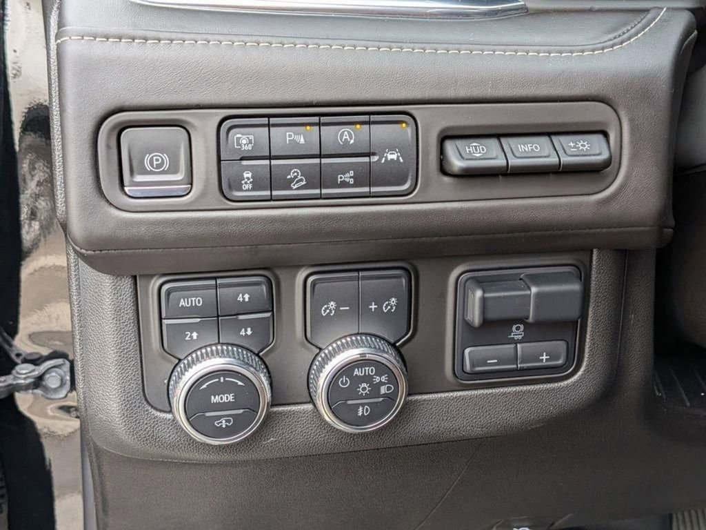 Used 2023 GMC Yukon XL Denali Ultimate image 18