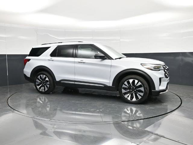 Certified 2025 Ford Explorer Platinum w/ LUX Leather Package AWD/4WD image 3