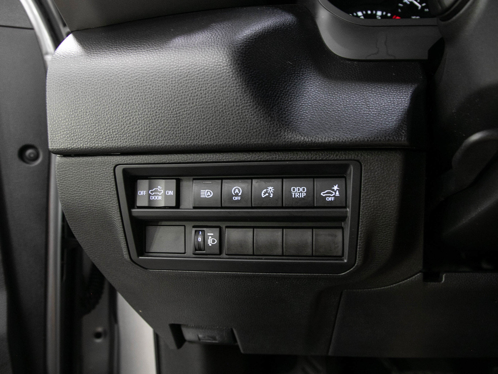 Used 2022 Toyota Tundra SR5 w/ SR5 Convenience Package AWD/4WD image 26
