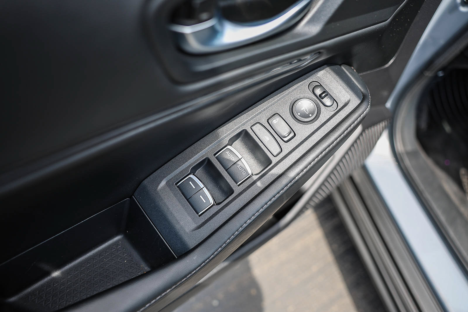 Used 2023 Honda Accord Sport image 11