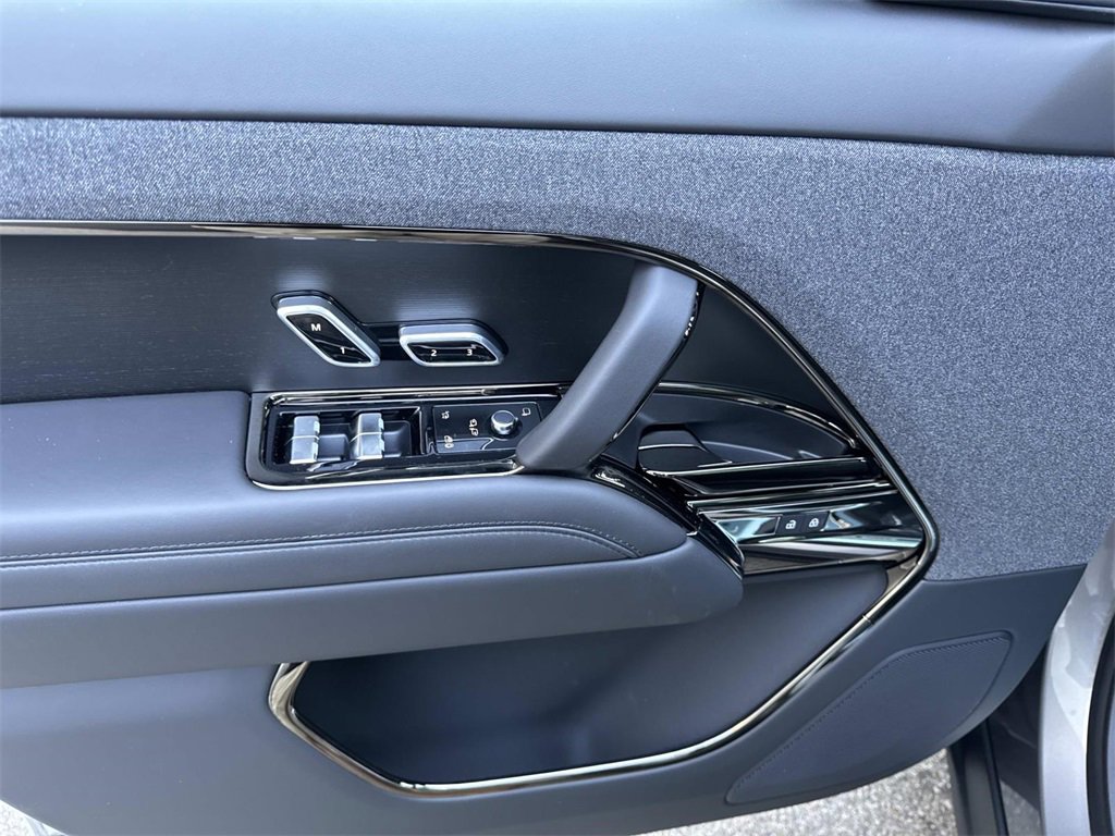 New 2025 Land Rover Range Rover Sport SE image 18