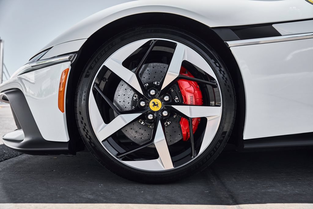 Used 2025 Ferrari 12Cilindri RWD image 3