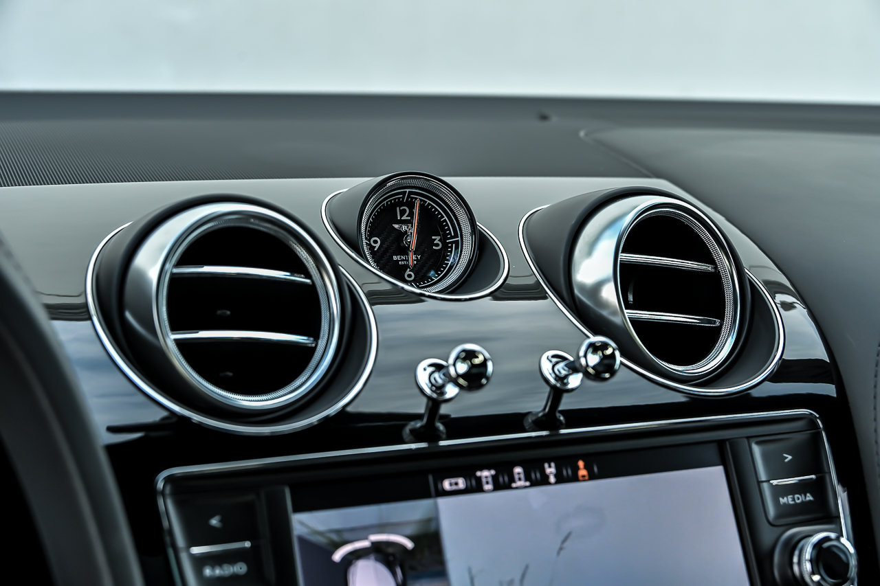 Used 2020 Bentley Bentayga AWD/4WD image 36