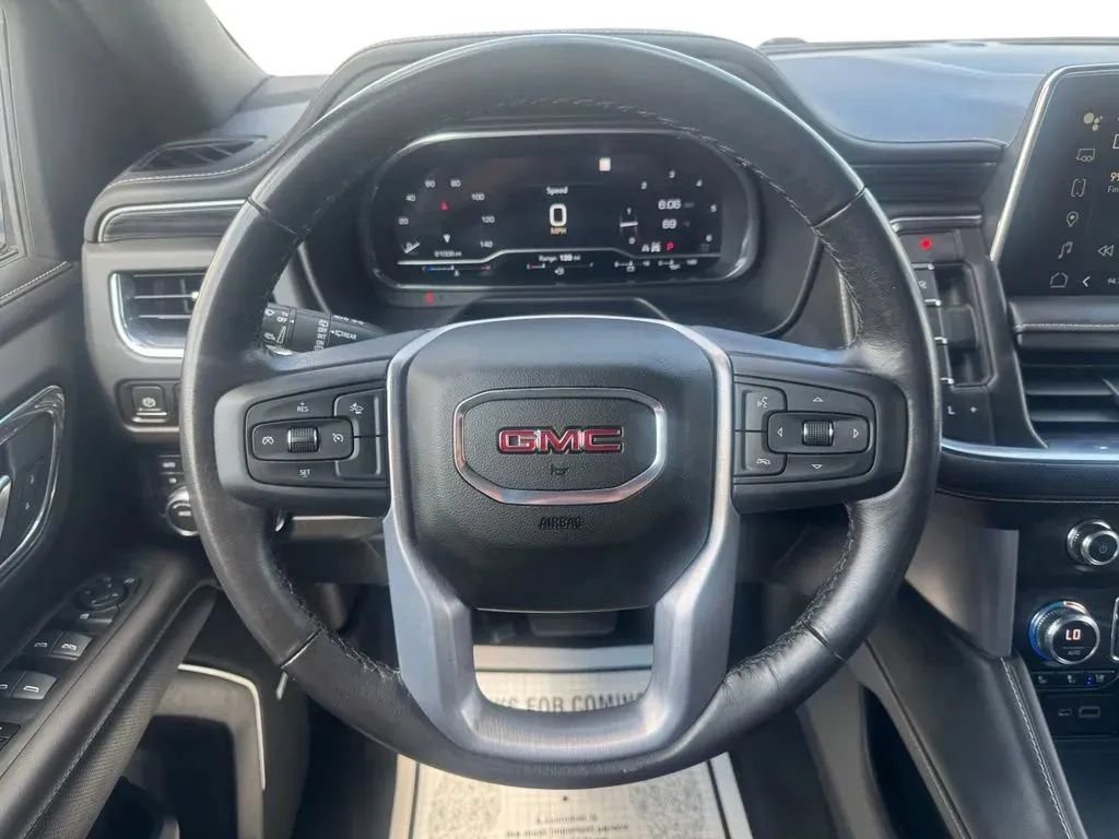 Used 2023 GMC Yukon XL SLT AWD/4WD image 25