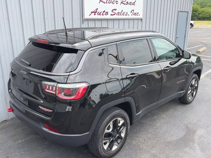 Used 2018 Jeep Compass Trailhawk w/ Leather Interior Group AWD/4WD image 7