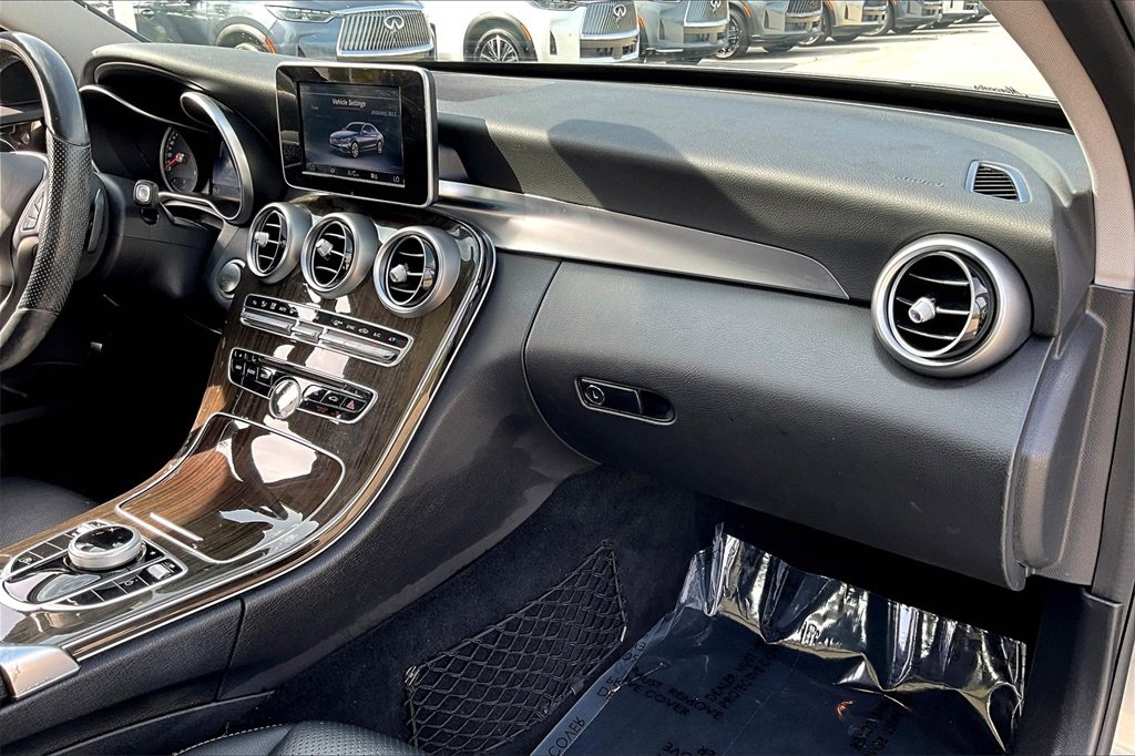 Used 2017 Mercedes-Benz C 300 4MATIC Sedan image 27