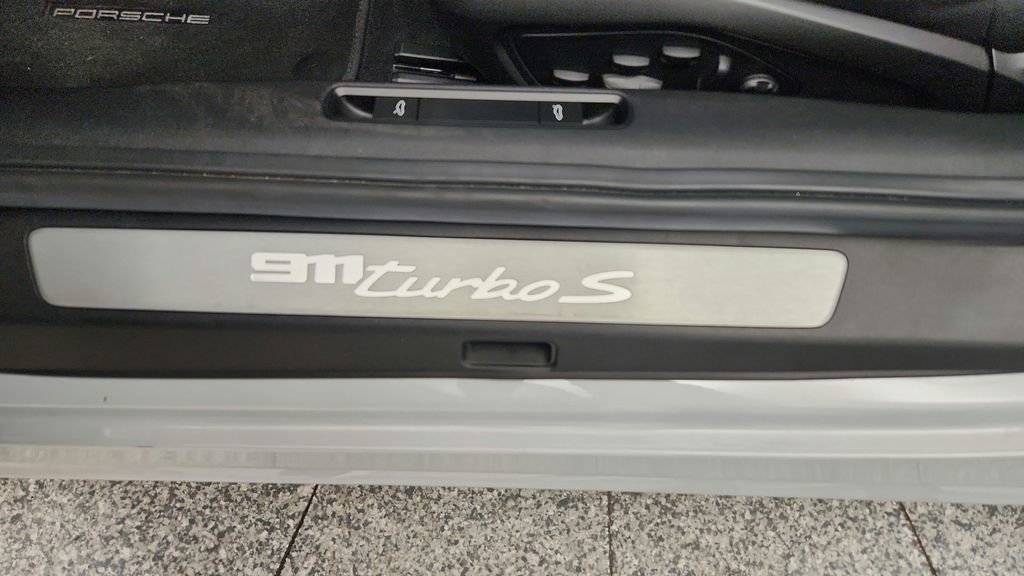 Used 2024 Porsche 911 Turbo S w/ 911 Turbo Sportdesign Package AWD/4WD image 19