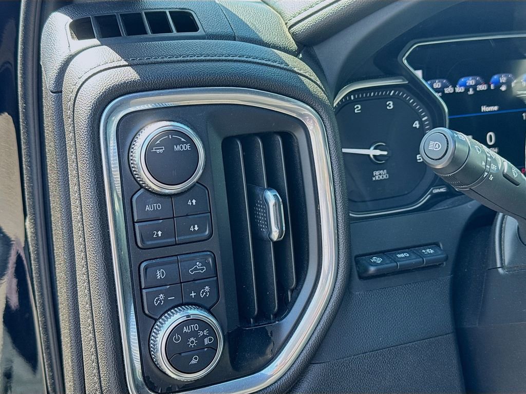 Used 2022 GMC Sierra 3500 Denali w/ Denali Ultimate Package image 14