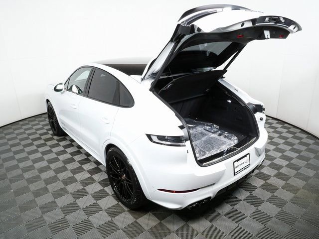 New 2026 Porsche Cayenne GTS image 34
