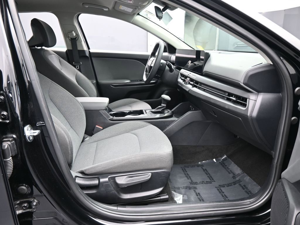 Used 2025 Kia K4 LX image 45