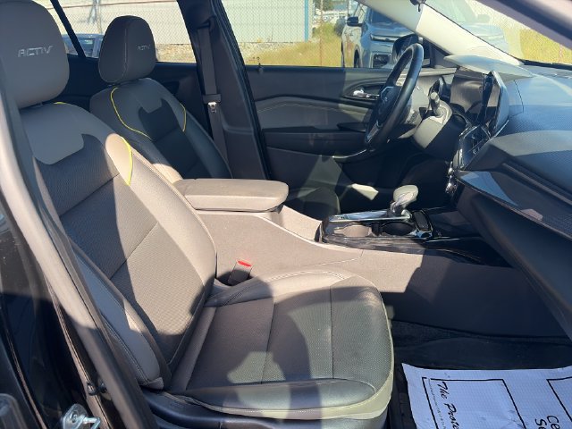 Used 2024 Chevrolet Trax ACTIV w/ Sunroof Package FWD image 28