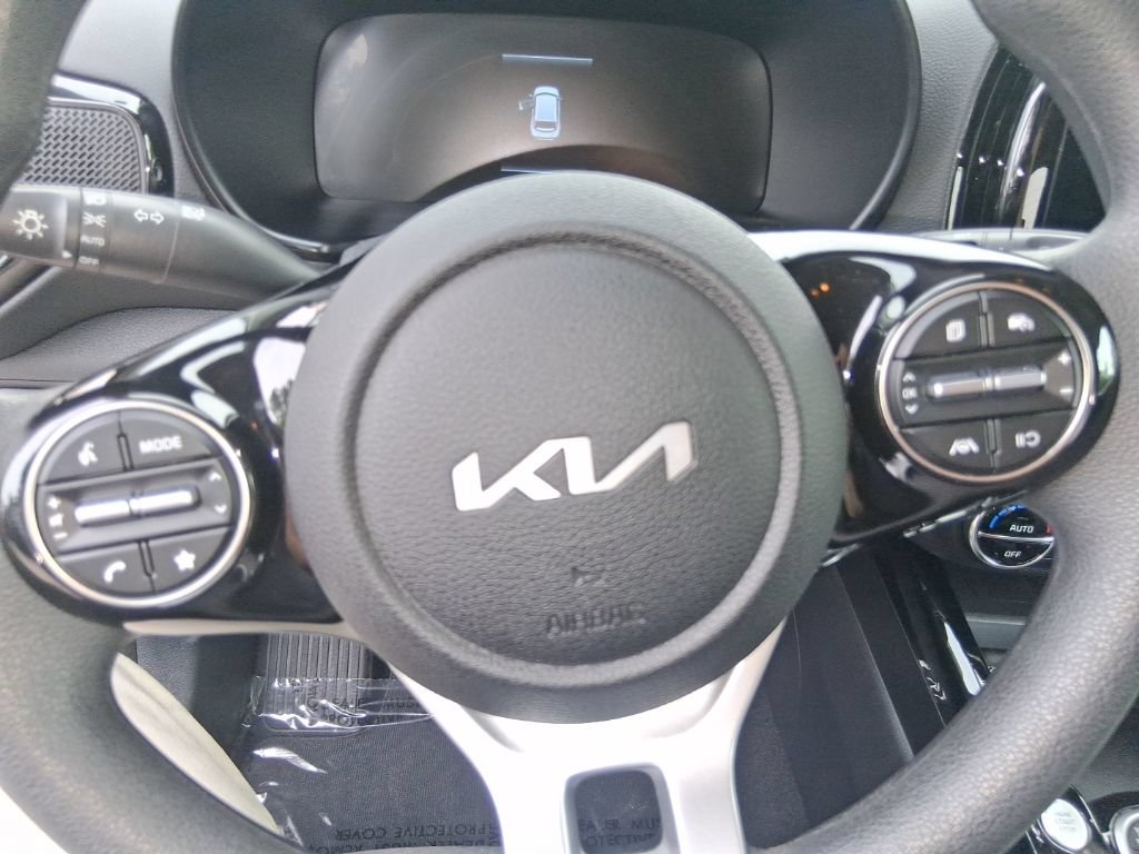 Used 2025 Kia Soul S FWD image 12