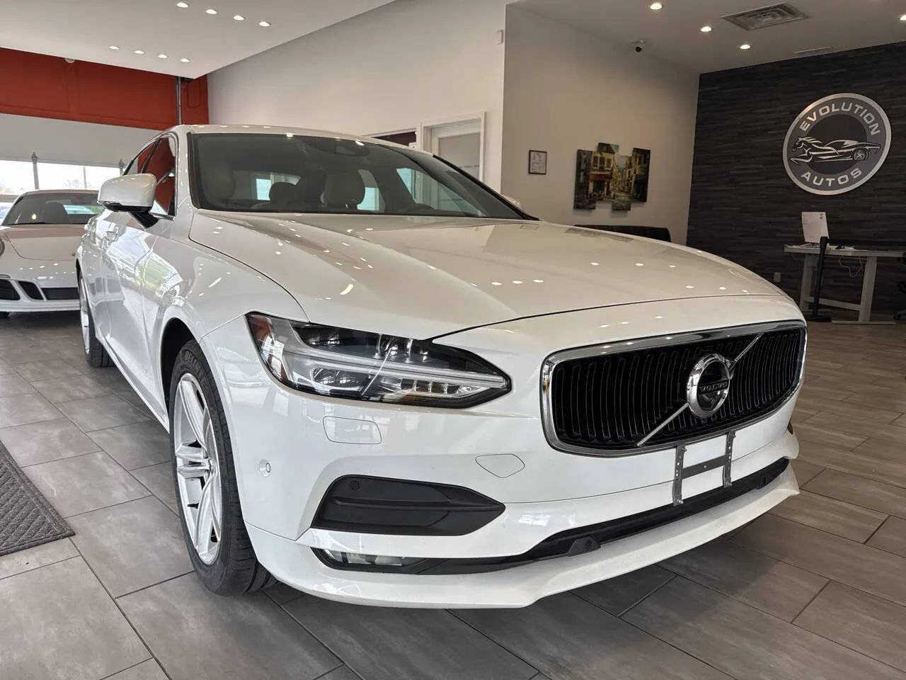 Used 2018 Volvo S90 T5 Momentum w/ Convenience Package AWD/4WD image 2