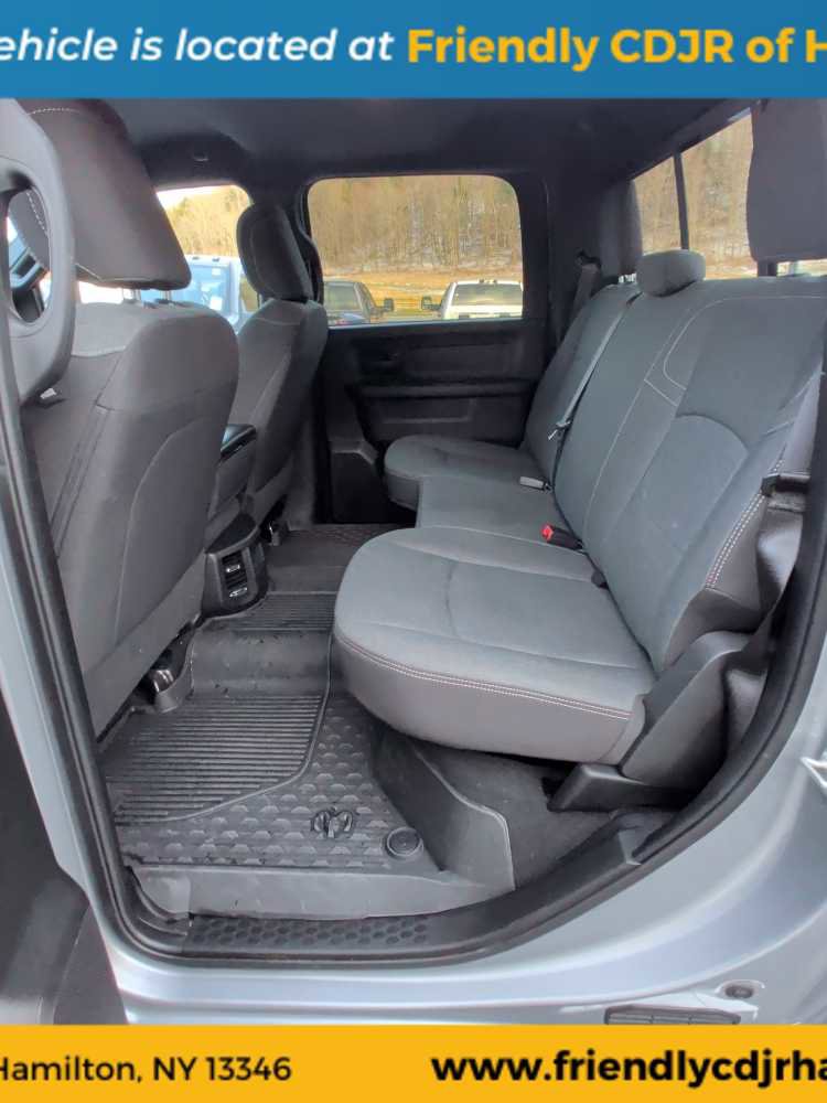 Used 2024 RAM 2500 Tradesman w/ Chrome Appearance Group image 13