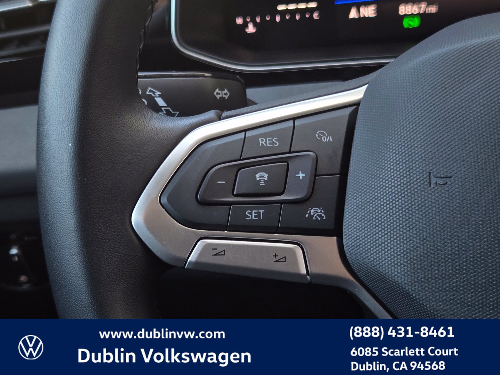 Certified 2025 Volkswagen Jetta SE FWD image 22
