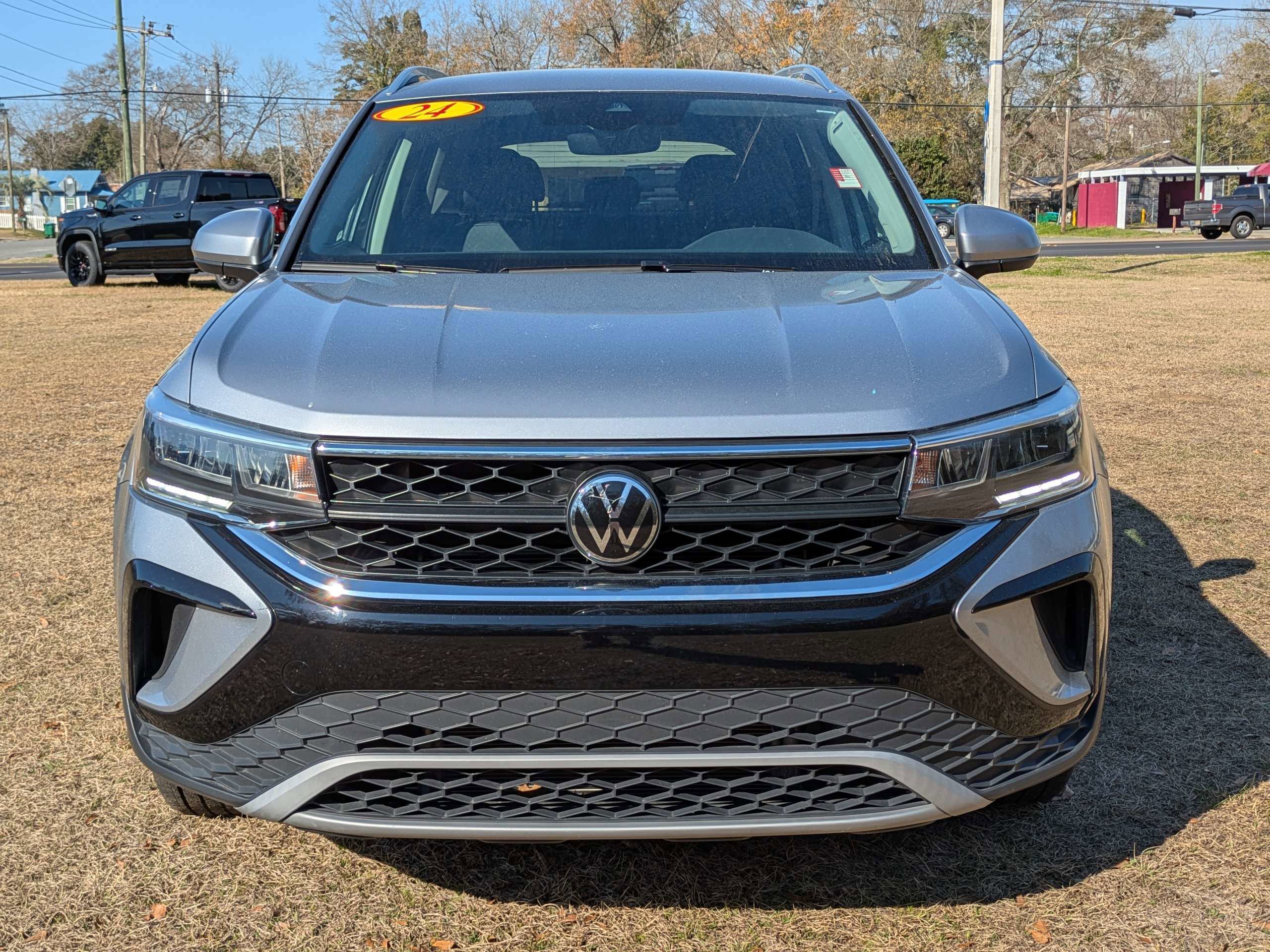 Used 2024 Volkswagen Taos SE image 9