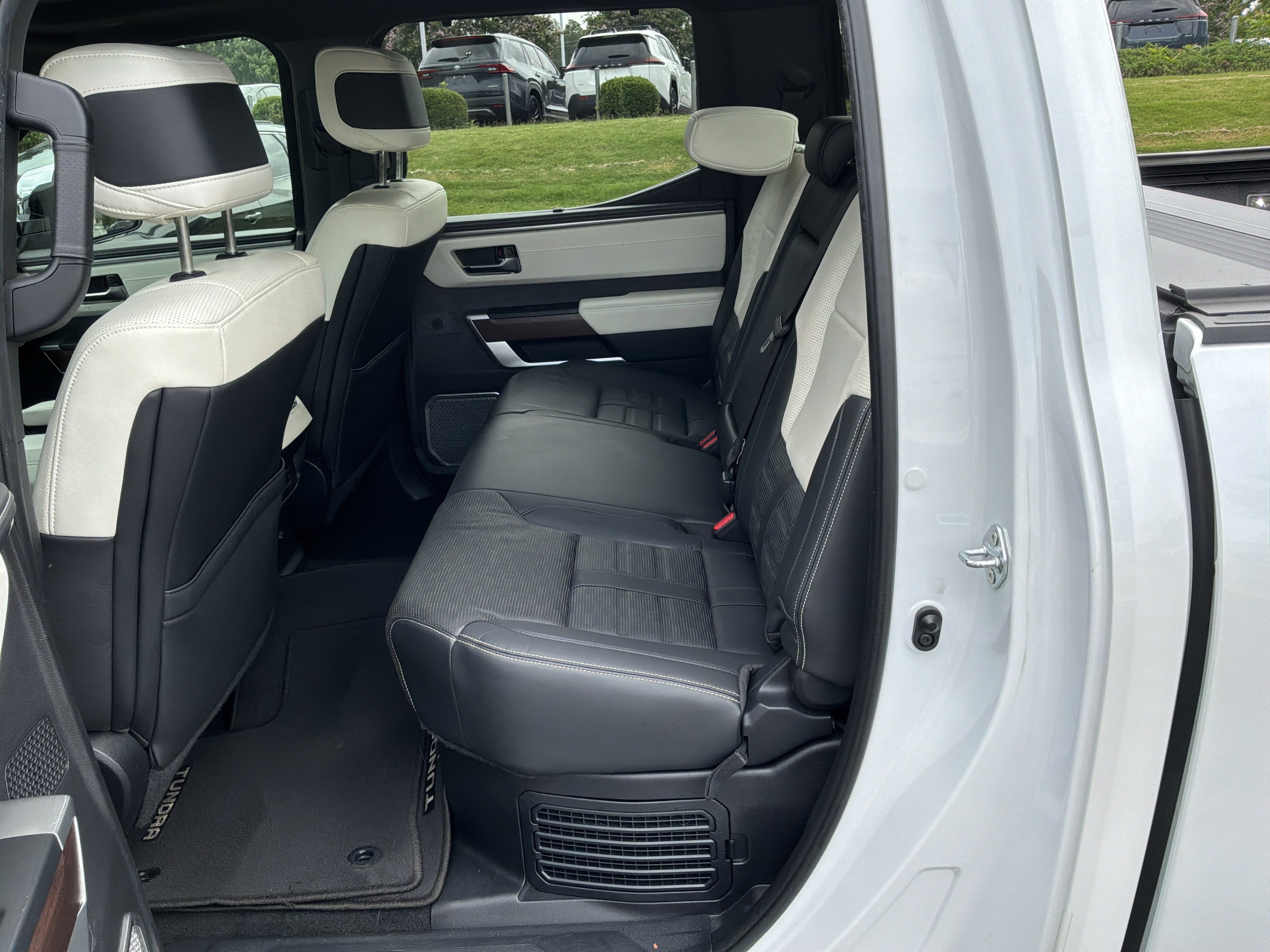Used 2024 Toyota Tundra Capstone AWD/4WD image 30