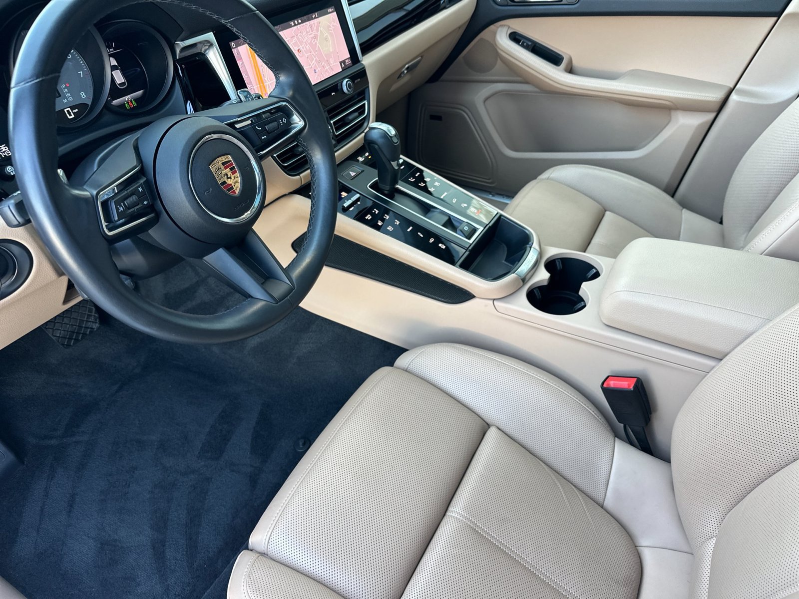 Certified 2024 Porsche Macan S AWD/4WD image 5