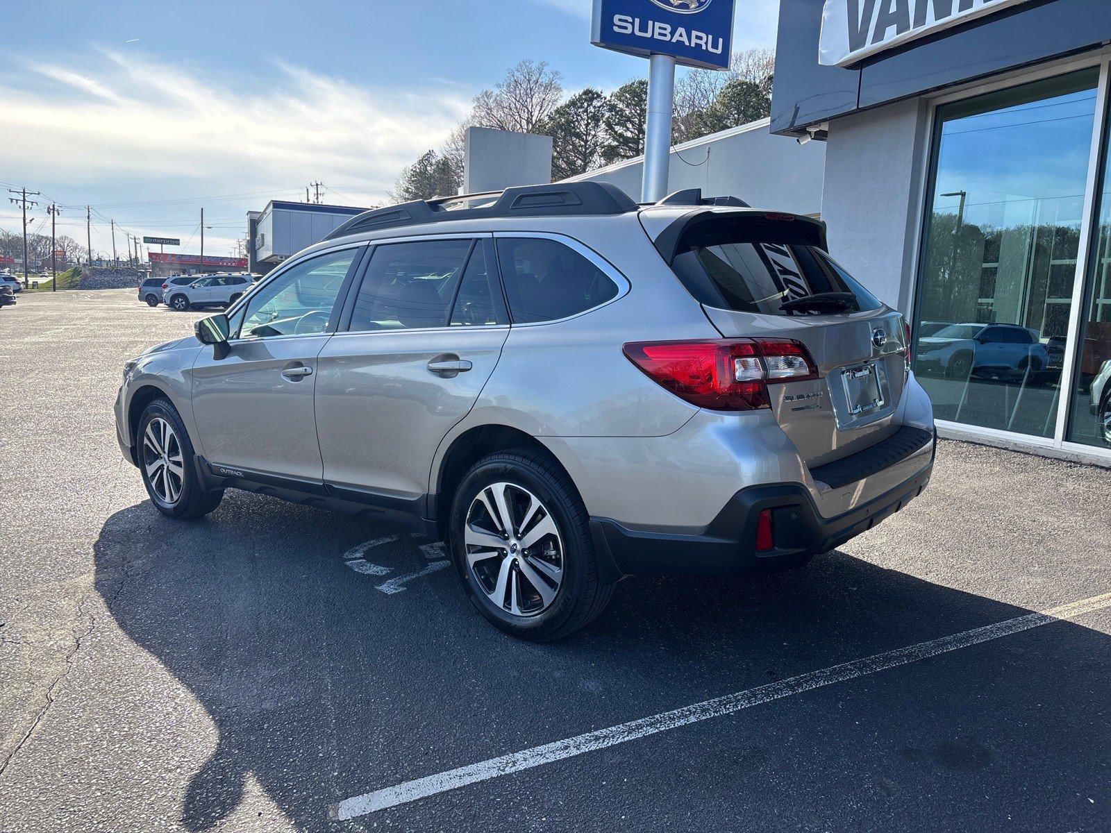 Used 2019 Subaru Outback 2.5i Limited w/ Popular Package #2 image 2