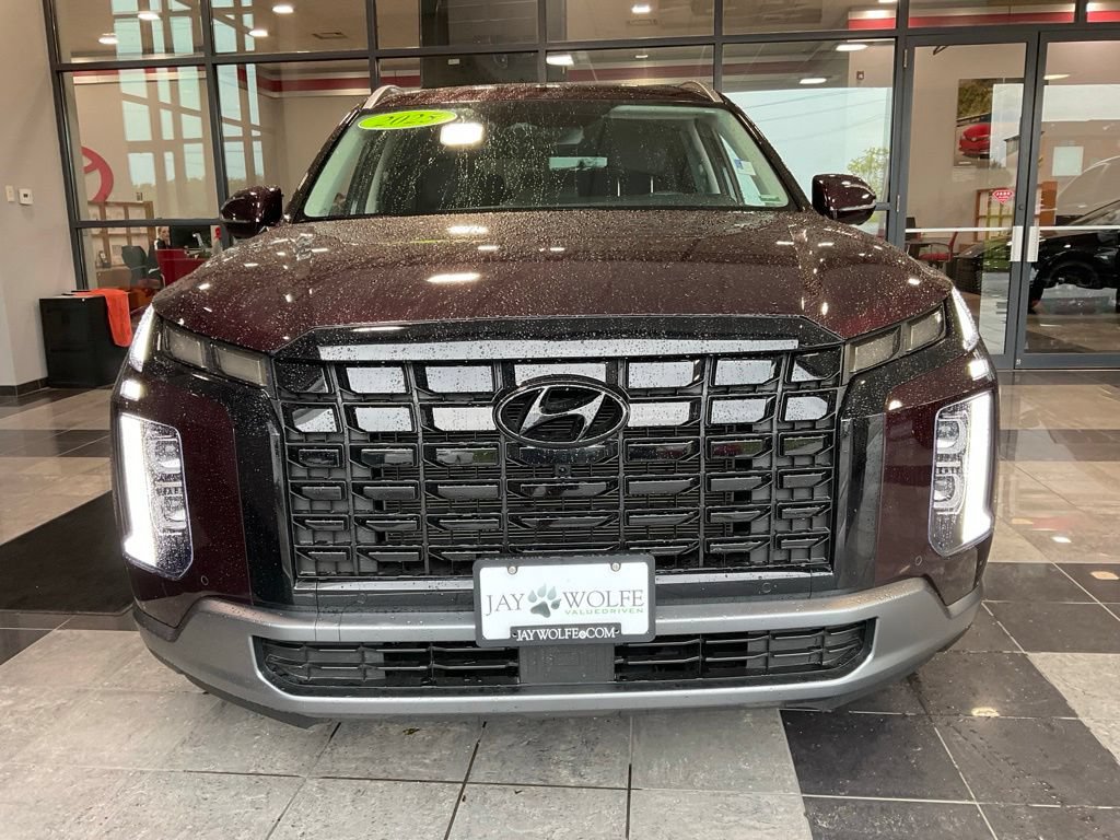 Used 2025 Hyundai Palisade SEL FWD image 2