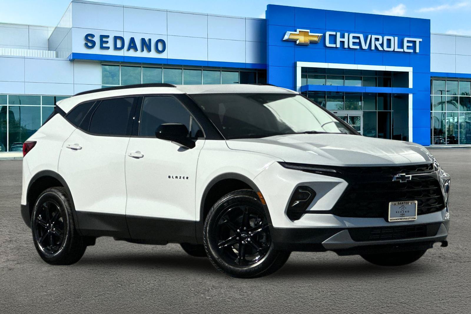 New 2026 Chevrolet Blazer LT w/ Convenience Package FWD image 2