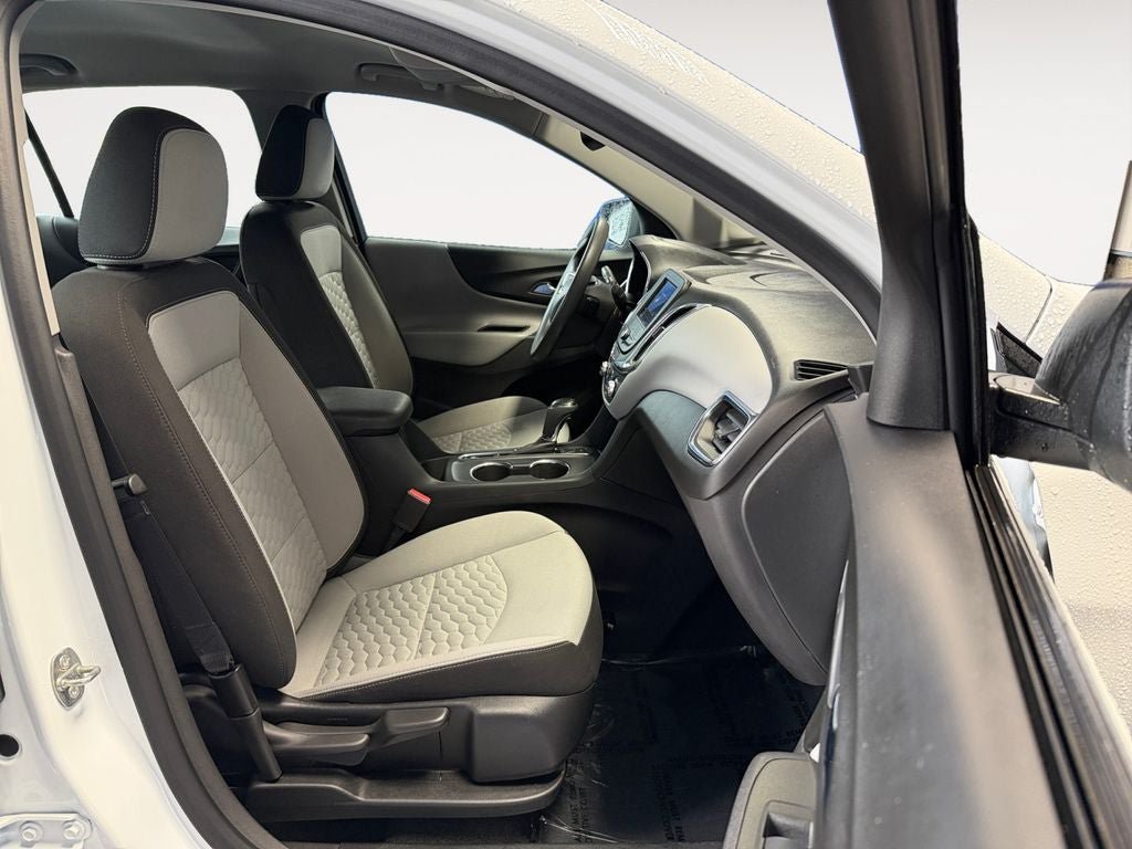 Used 2020 Chevrolet Equinox LS AWD/4WD image 24