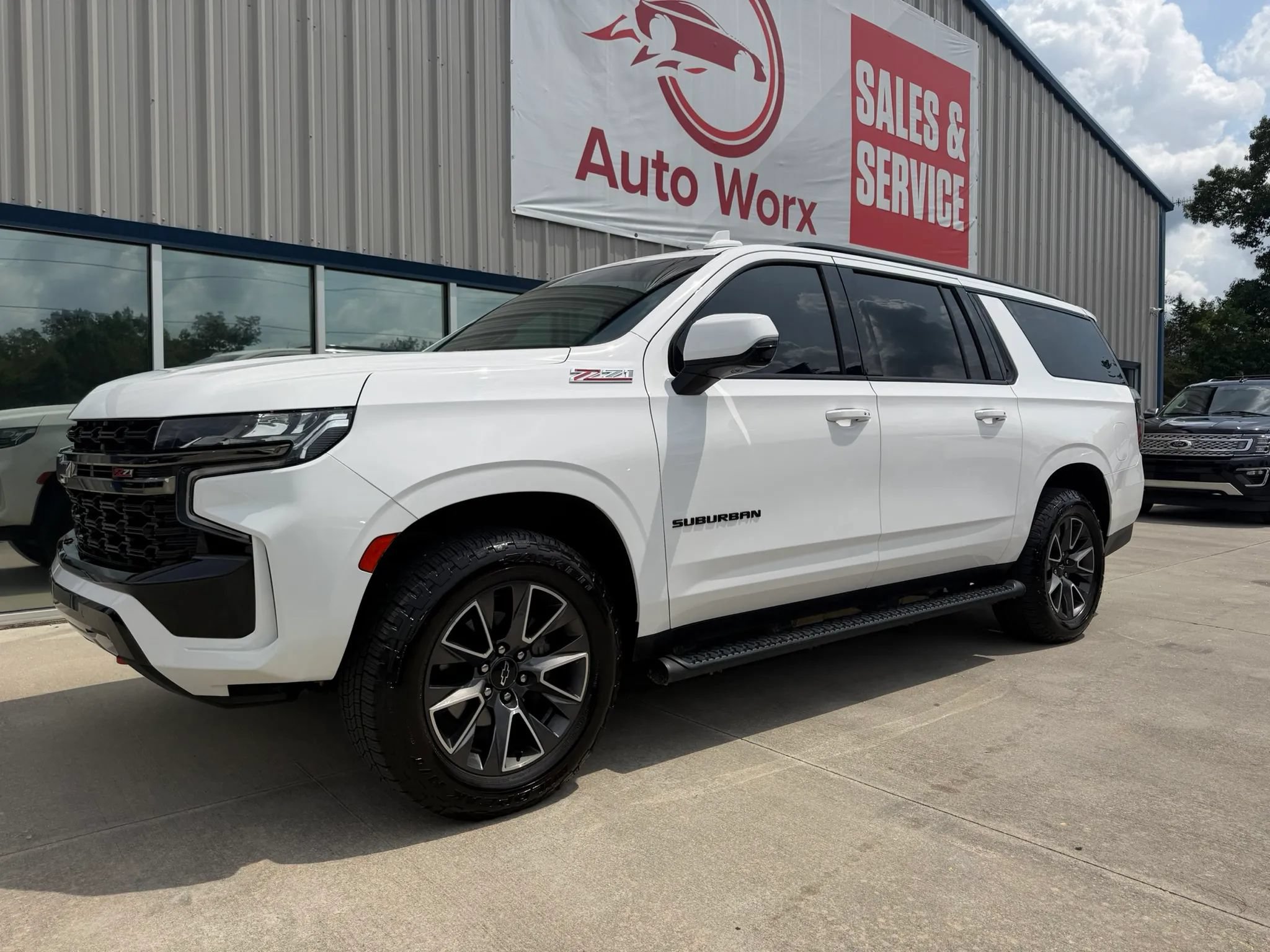 Used 2021 Chevrolet Suburban Z71 w/ Luxury Package AWD/4WD image 24