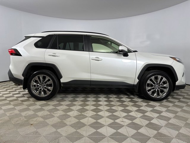 Used 2023 Toyota RAV4 XLE Premium image 8