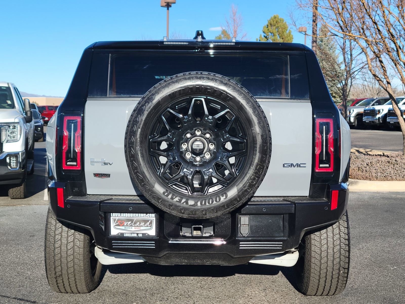 New 2026 GMC Hummer EV SUV w/ LPO, Dark Essentials Package image 10