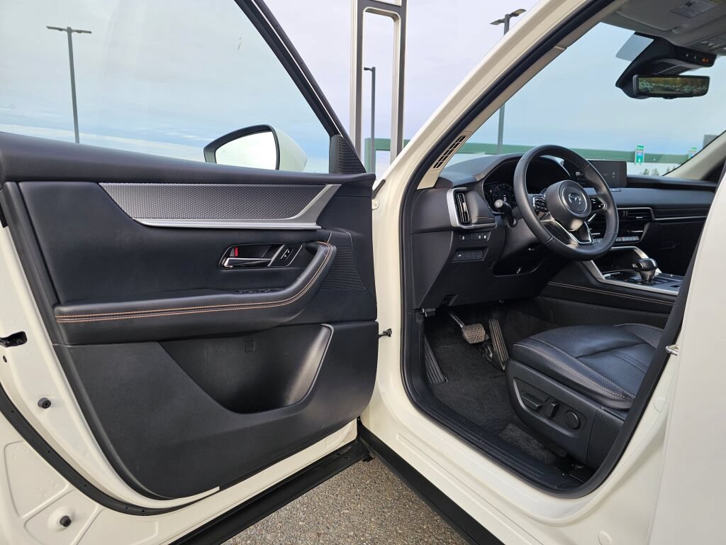 Certified 2024 MAZDA CX-90 Plug-In Hybrid w/ Preferred AWD/4WD image 24