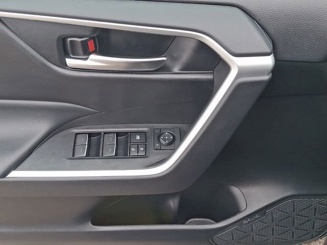 Used 2023 Toyota RAV4 XLE w/ Convenience Package image 12