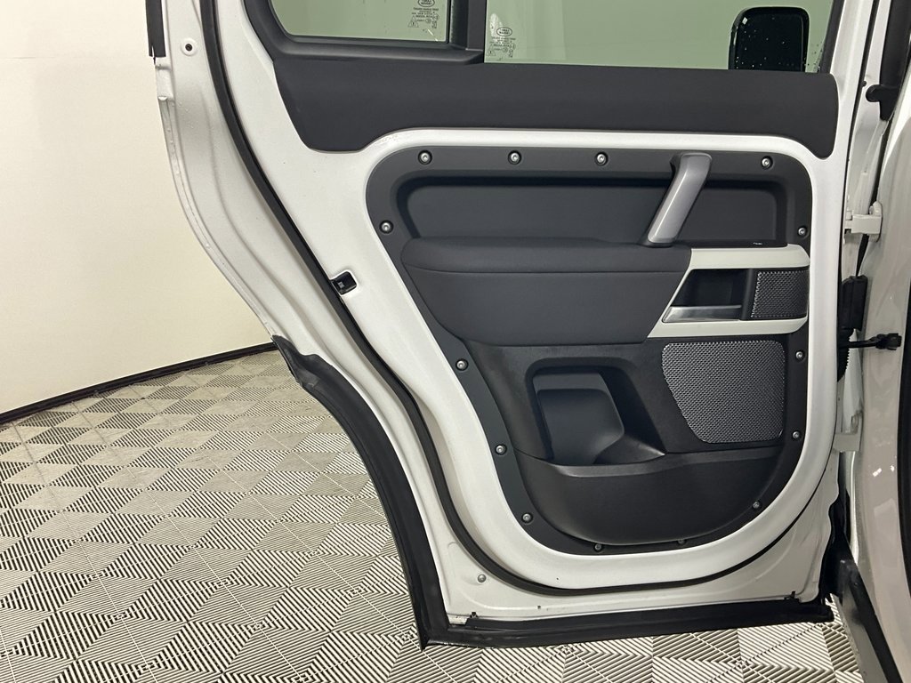 Certified 2022 Land Rover Defender 110 X-Dynamic SE image 26
