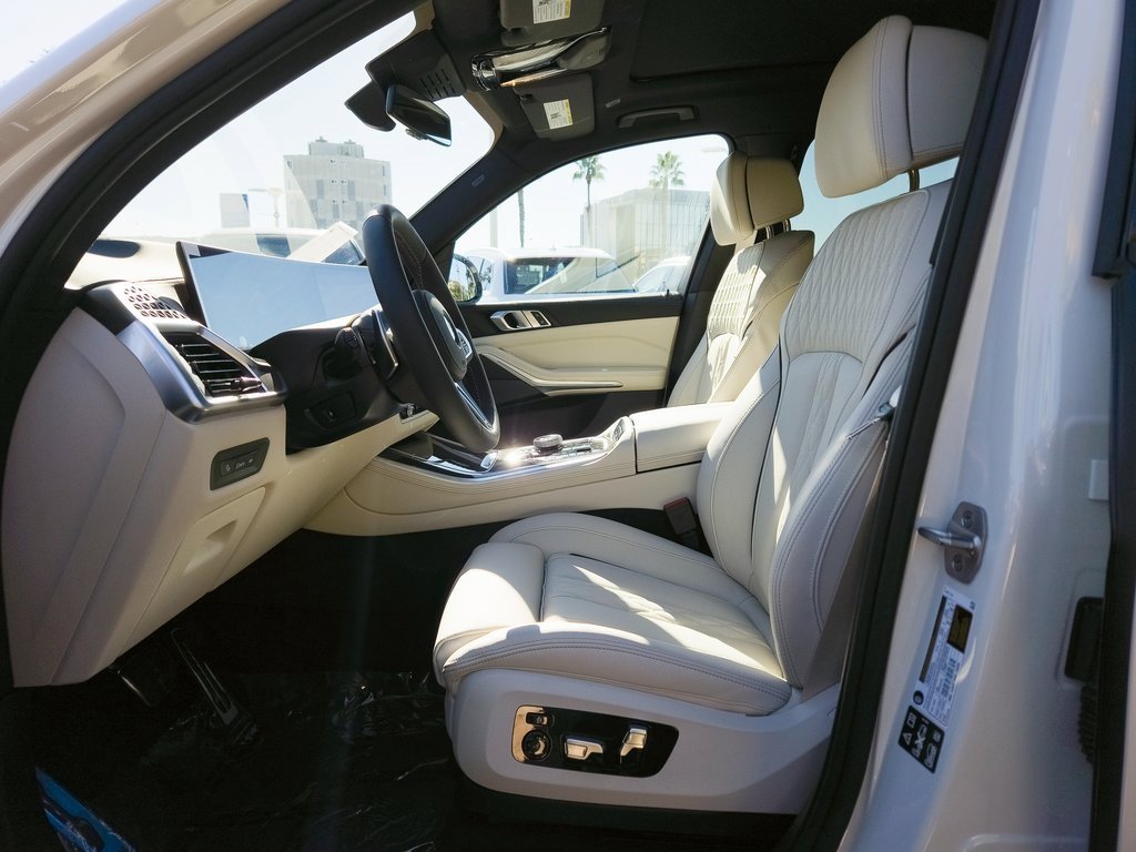 New 2026 BMW X5 M60i w/ Executive Package image 10