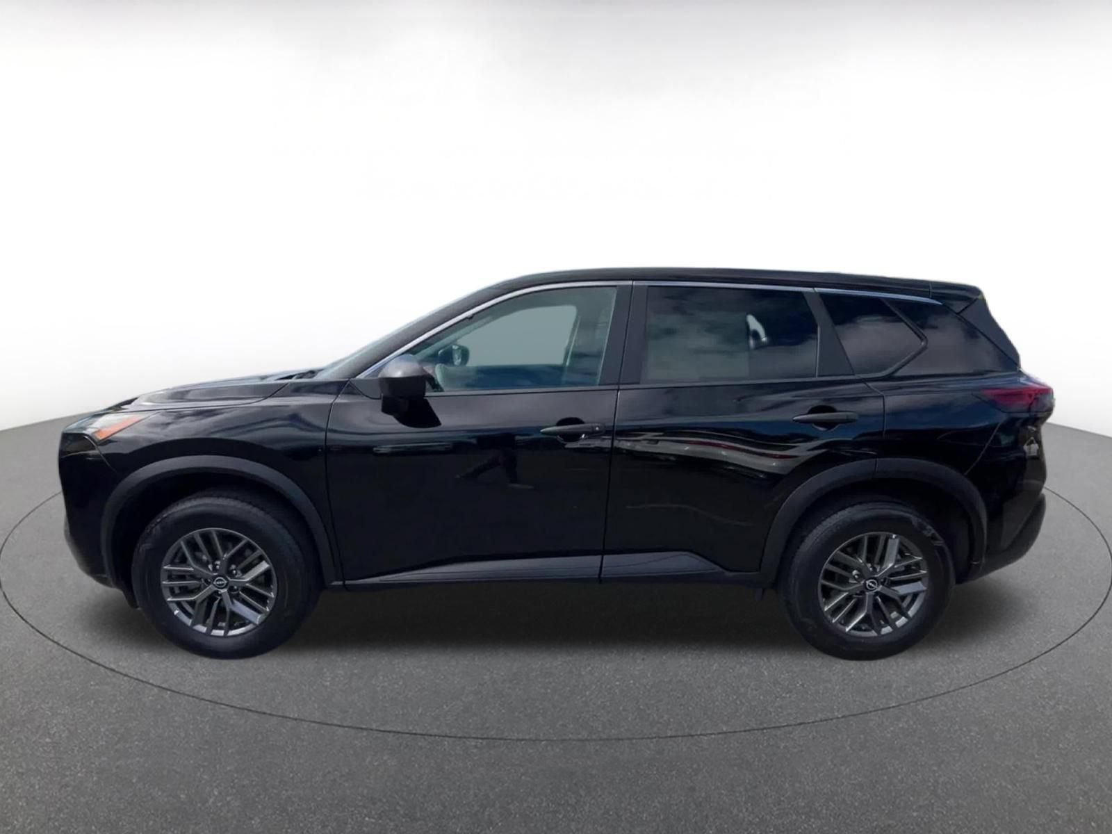 Used 2023 Nissan Rogue S FWD image 8
