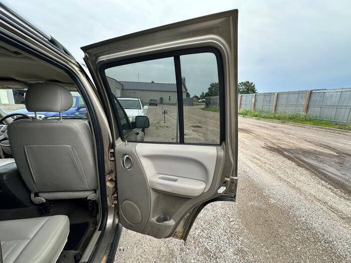 Used 2005 Jeep Liberty Limited AWD/4WD image 27