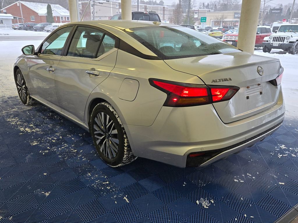 Used 2024 Nissan Altima 2.5 SV image 4