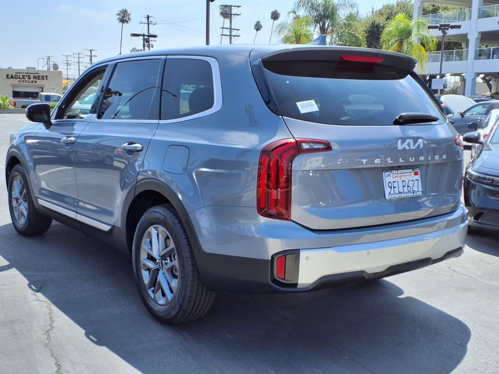 Used 2023 Kia Telluride LX image 4