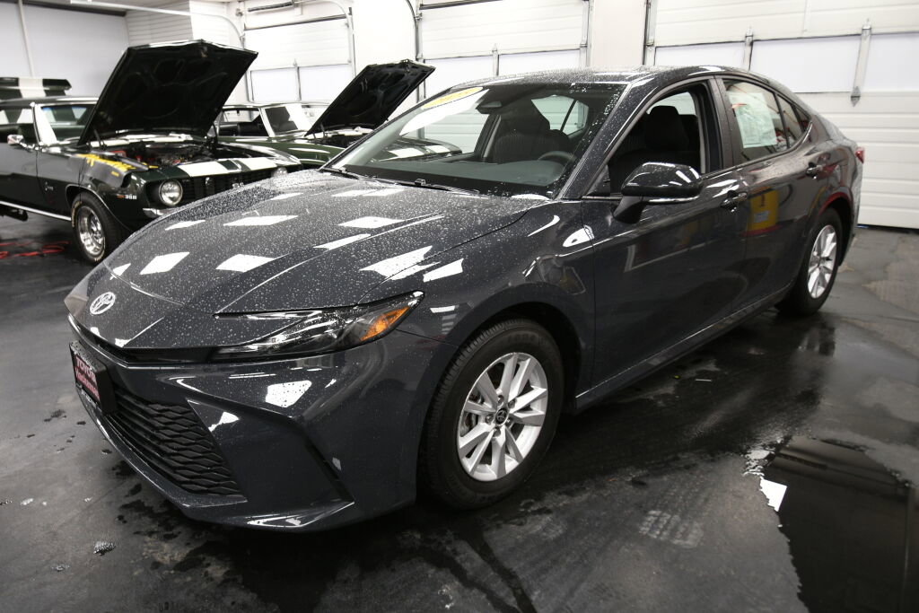 Certified 2025 Toyota Camry LE image 3