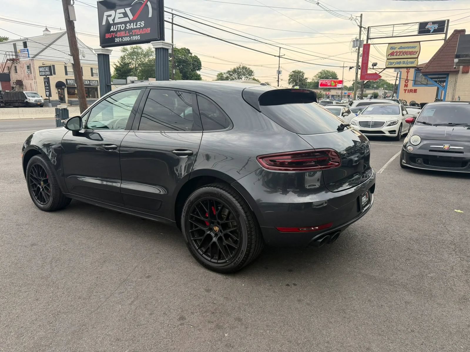 Used 2017 Porsche Macan GTS AWD/4WD image 4