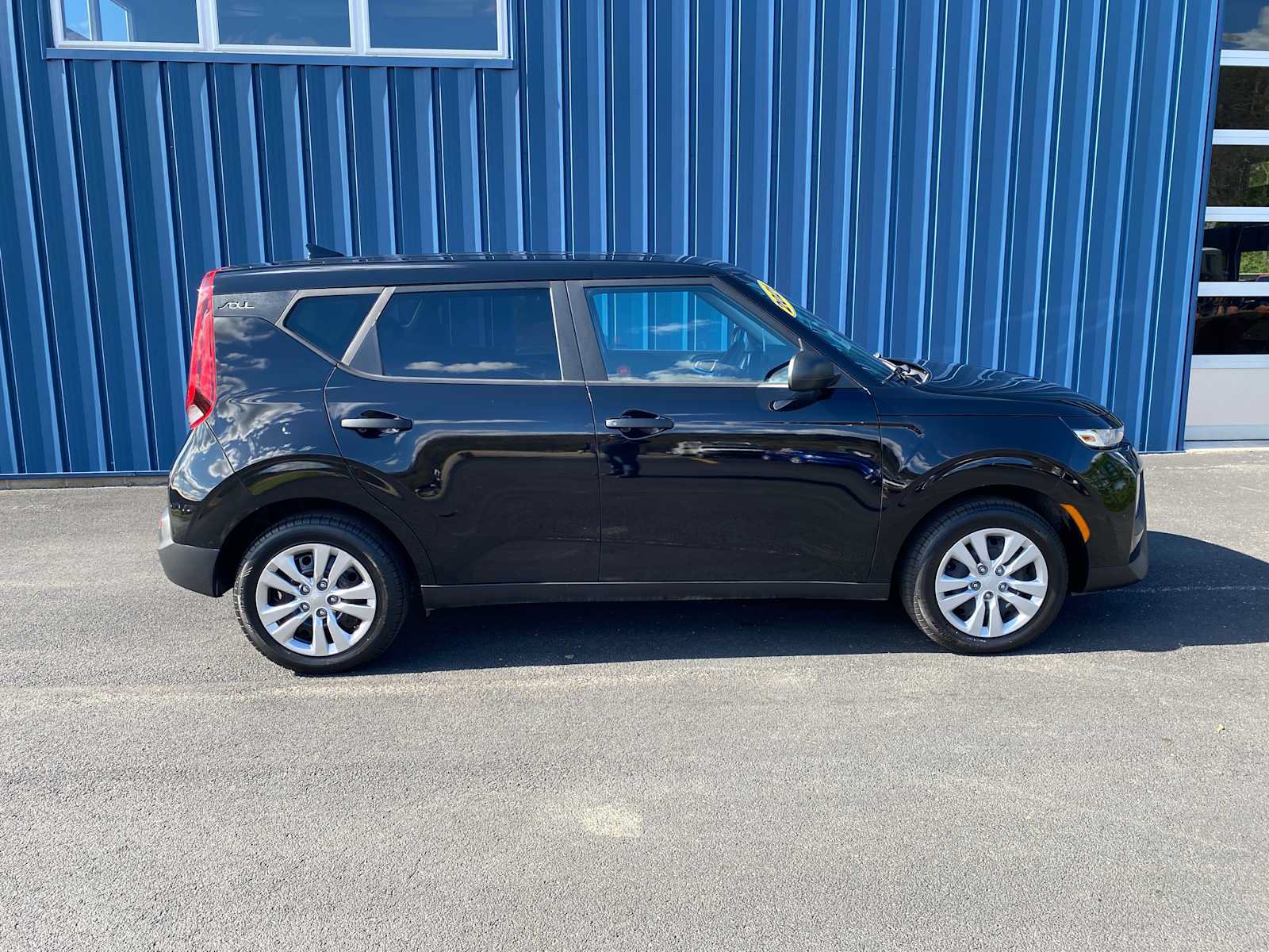Used 2021 Kia Soul LX FWD image 14