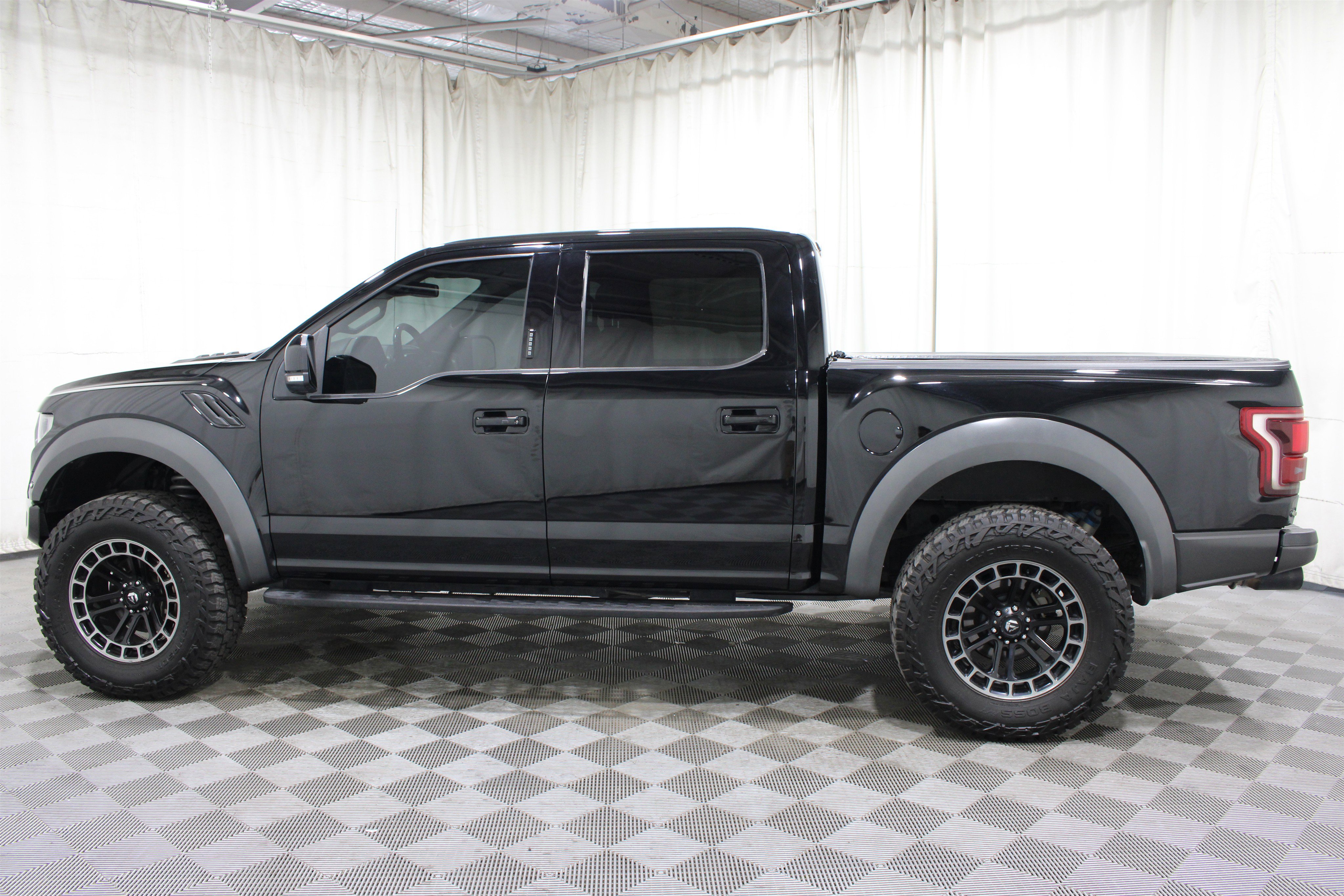 Used 2018 Ford F150 Raptor w/ Equipment Group 802A Luxury image 35
