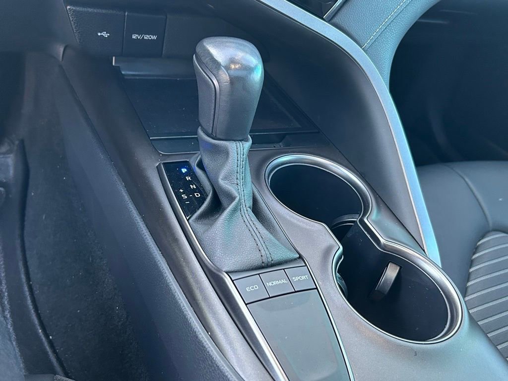 Used 2024 Toyota Camry SE w/ Convenience Package image 21