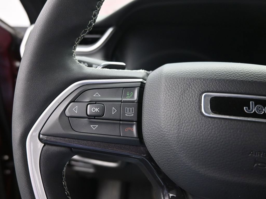 Used 2023 Jeep Grand Cherokee Altitude image 31