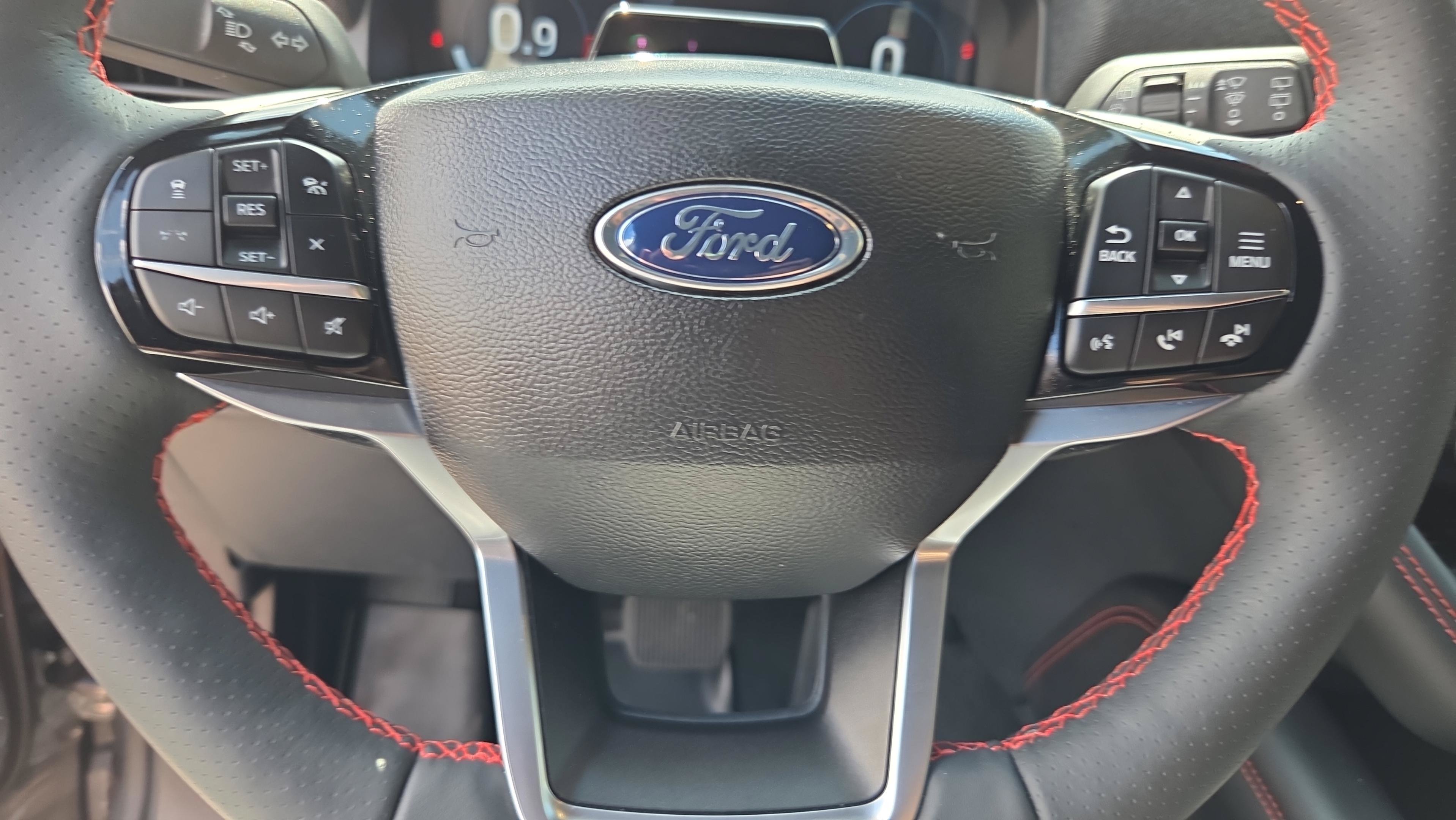Used 2025 Ford Explorer ST-Line w/ Premium Package RWD image 23