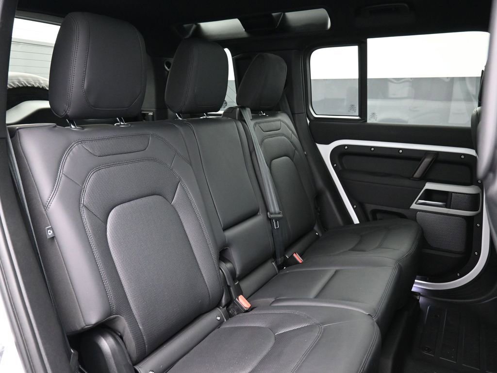 Used 2023 Land Rover Defender 110 S image 27