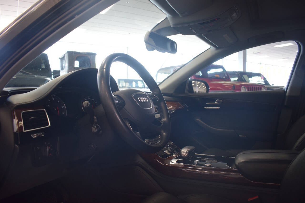 Used 2013 Audi A8 L 3.0T image 33
