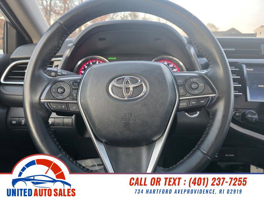Used 2018 Toyota Camry XSE image 17